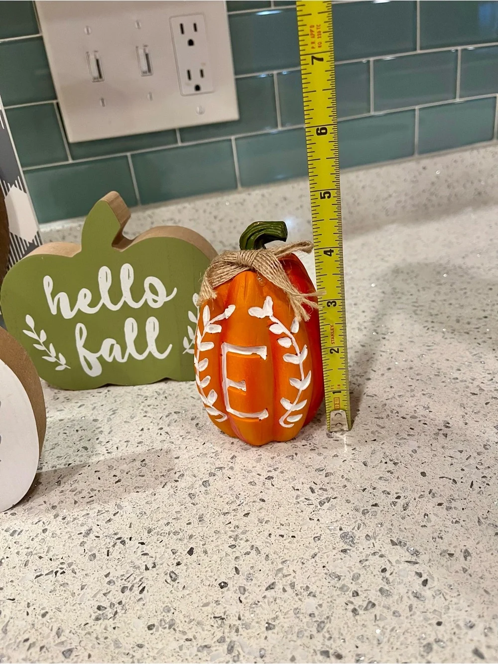 Give Thanks Wooden Fall Sign with Pumpkin Trio. Includes Ceramic S & P Shakers